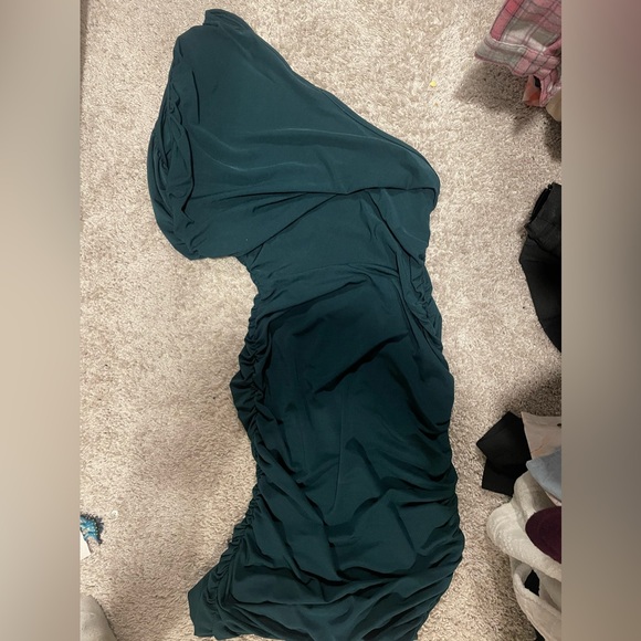 Pretty Little thing size 8 emerald green one shoulder midi dress - Picture 1 of 3